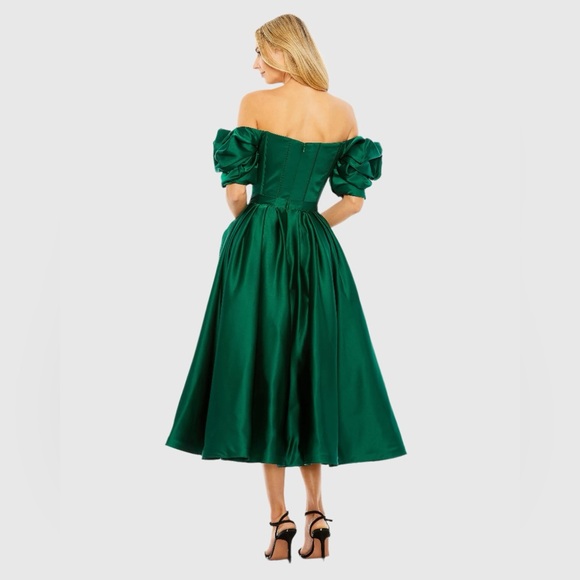 MAC DUGGAL
Emerald Off The Shoulder Tea Length Dress - Picture 15 of 16